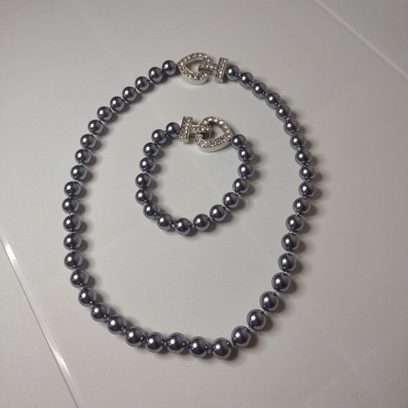 Metal Bead With Decorative Clasps Necklace And Bracelet Set - Picture 1 of 13